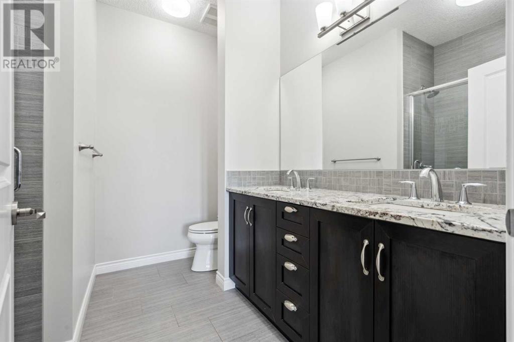 Single Family House for Sale in   Quarry Gate SE Douglasdale/Glen Calgary 