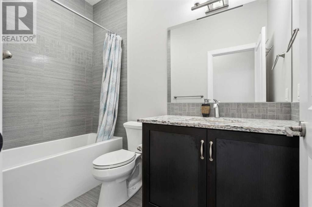 Single Family House for Sale in   Quarry Gate SE Douglasdale/Glen Calgary 