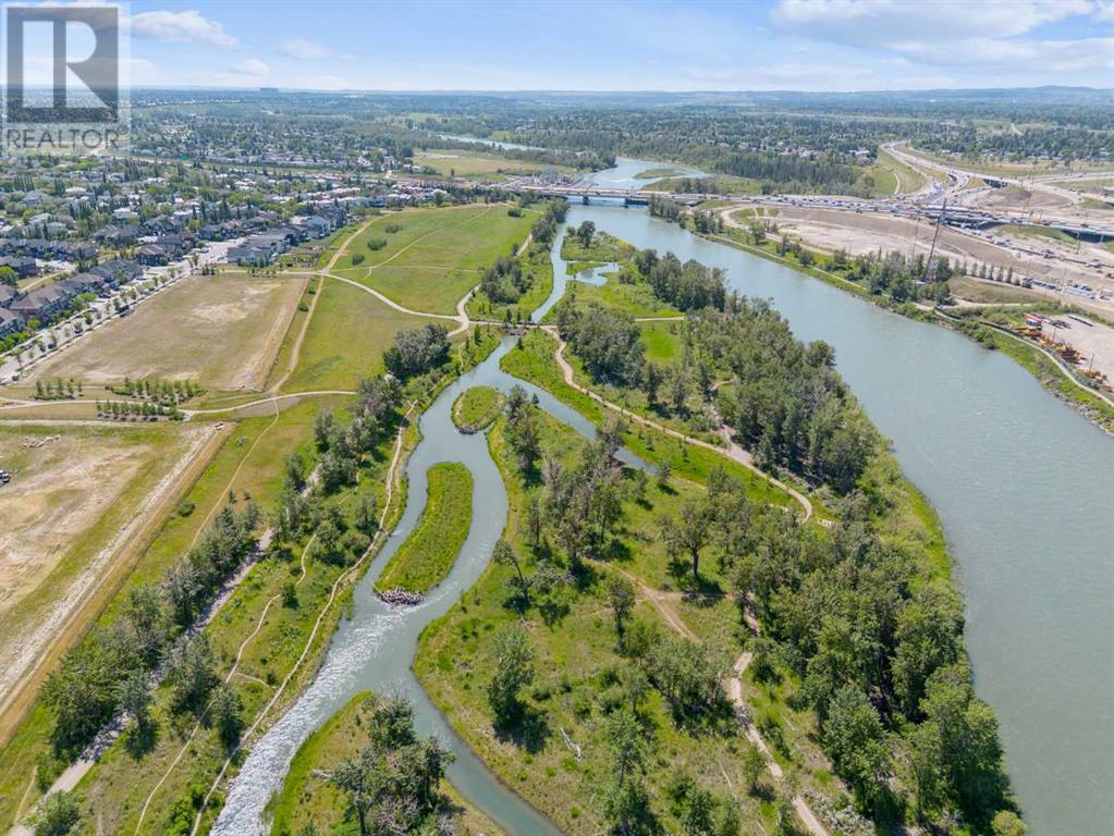 Single Family House for Sale in   Quarry Gate SE Douglasdale/Glen Calgary 