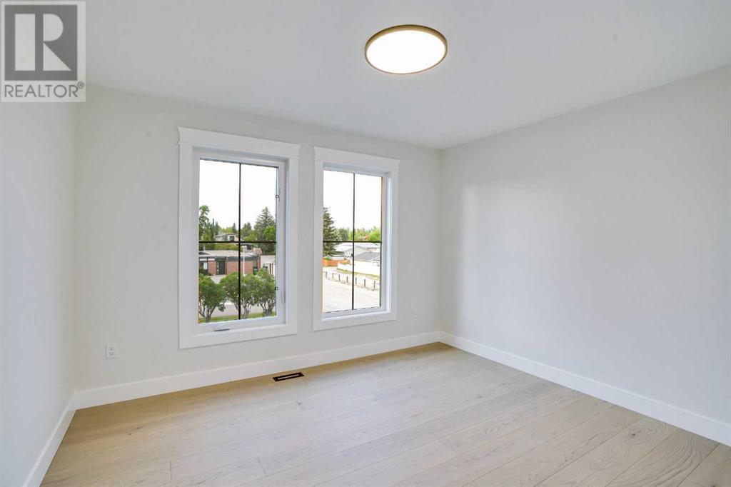 Single Family House for Sale in   Avenue SW North Glenmore Park Calgary 