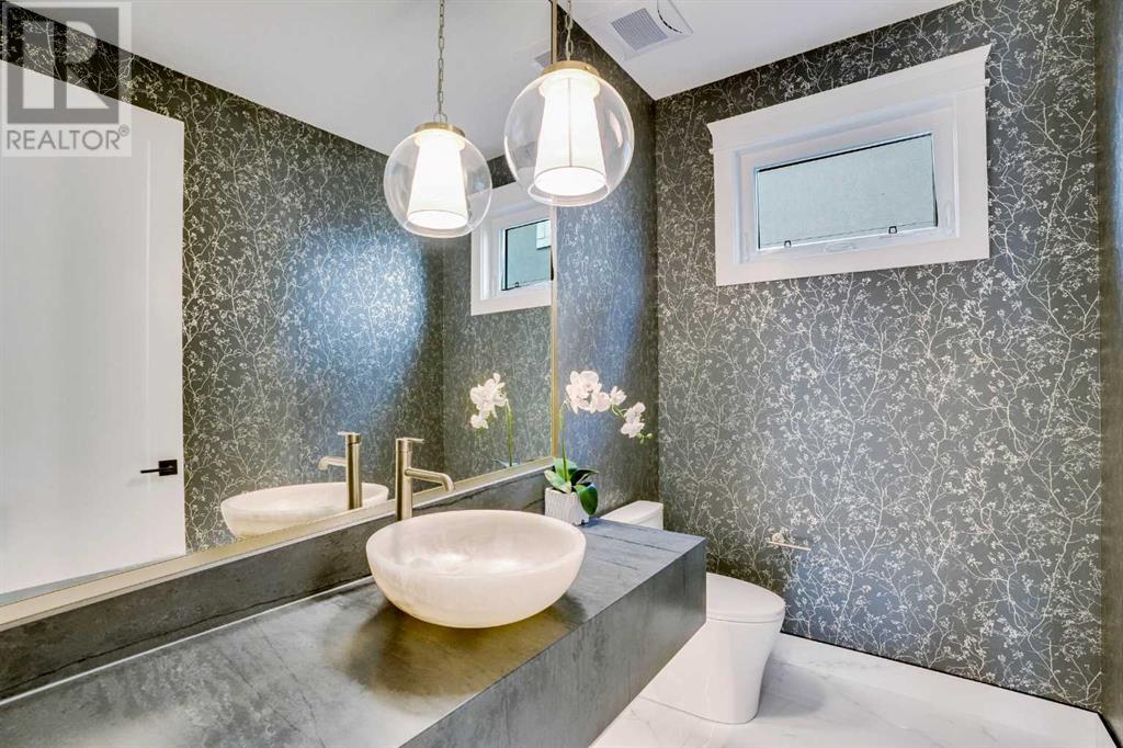 Single Family House for Sale in   Avenue SW North Glenmore Park Calgary 
