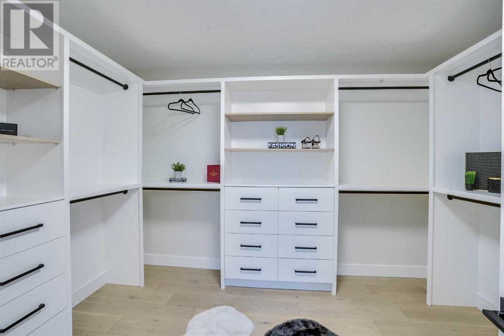 Single Family House for Sale in   Avenue SW North Glenmore Park Calgary 
