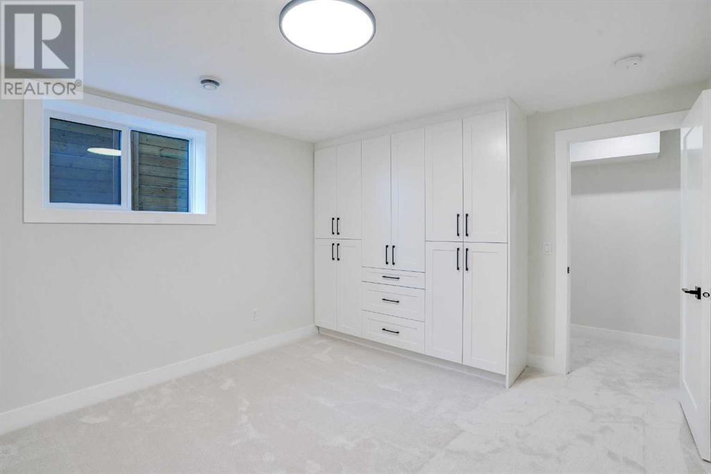 Single Family House for Sale in   Avenue SW North Glenmore Park Calgary 