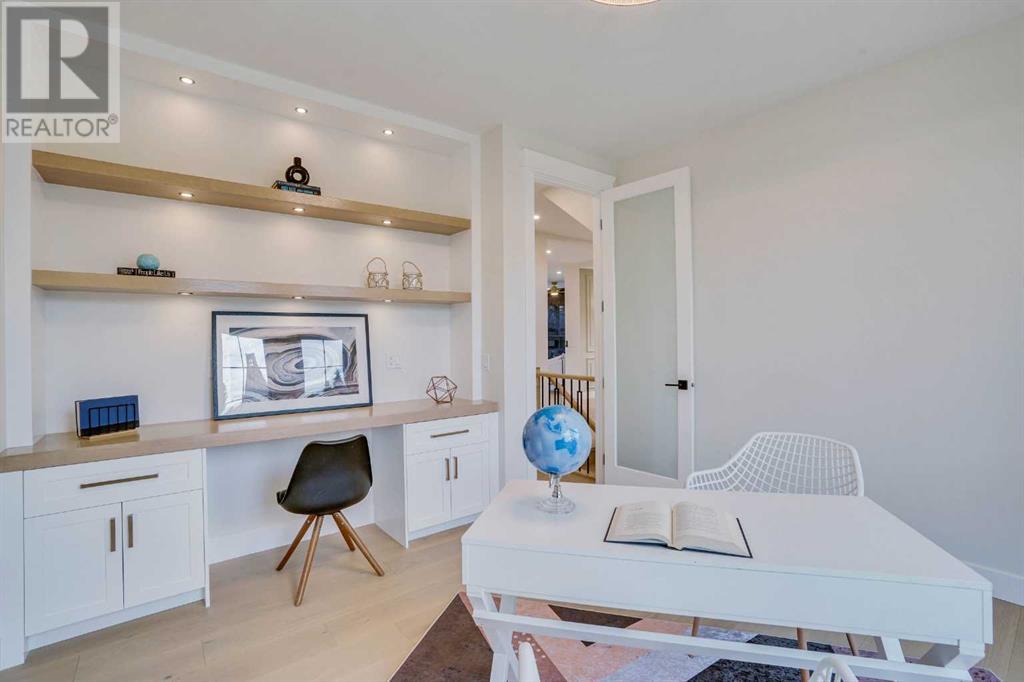 Single Family House for Sale in   Avenue SW North Glenmore Park Calgary 