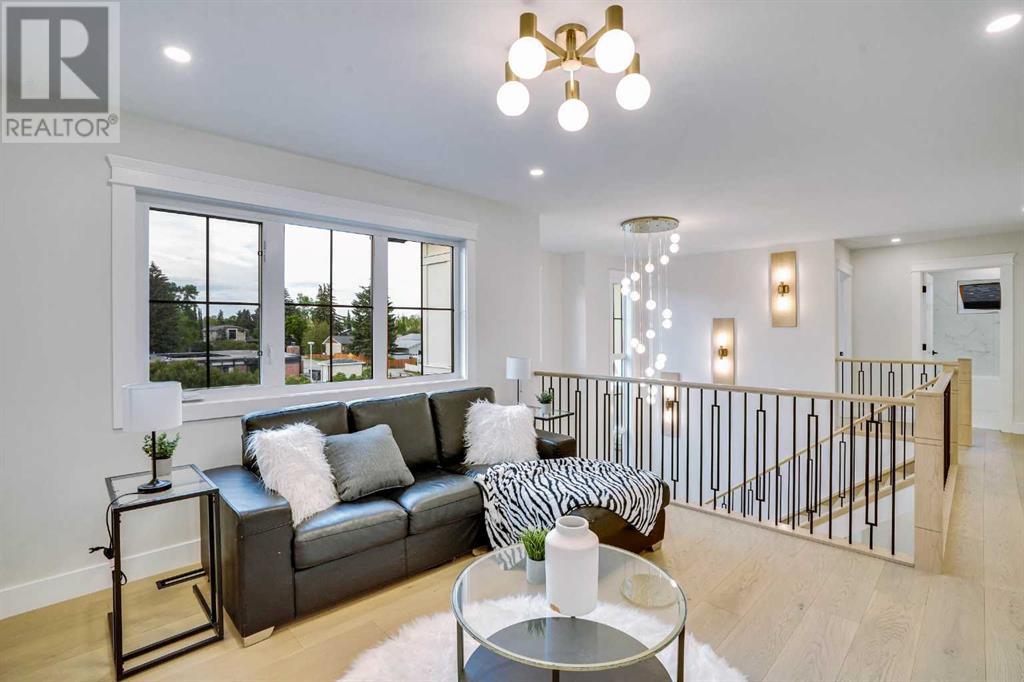Single Family House for Sale in   Avenue SW North Glenmore Park Calgary 