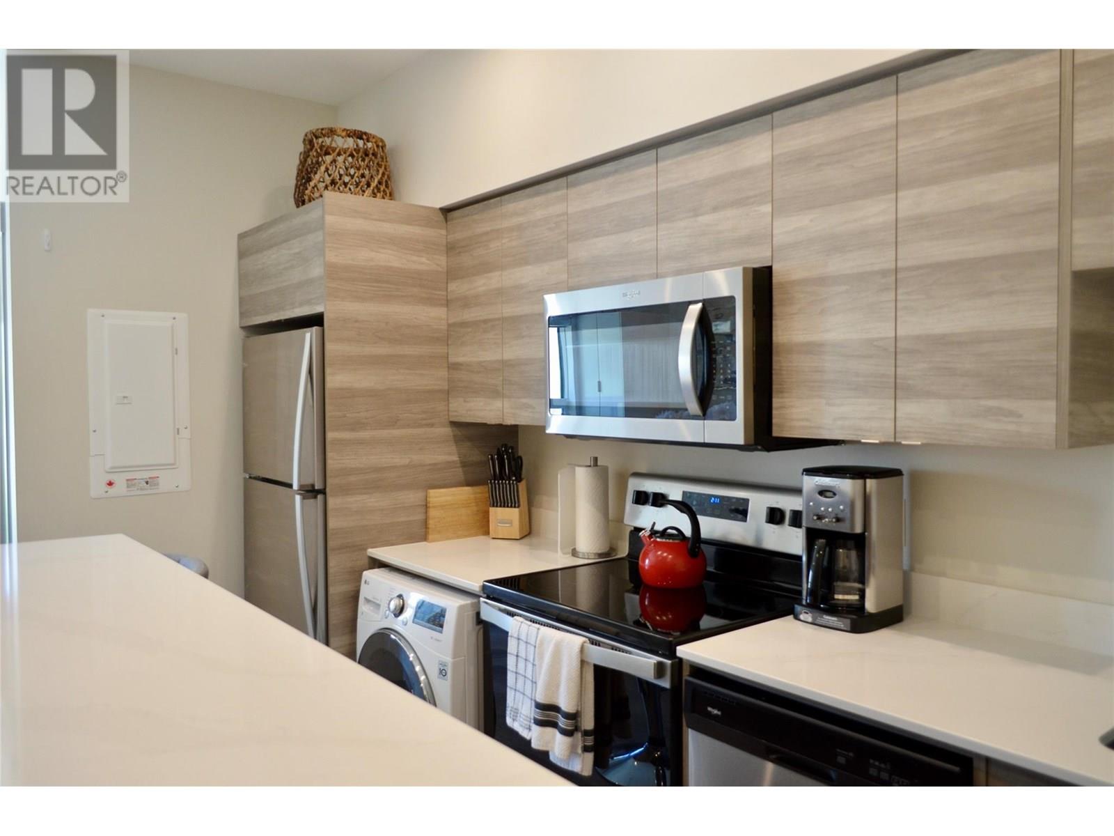 #221 2555 LAKESHORE ROAD - Image 3