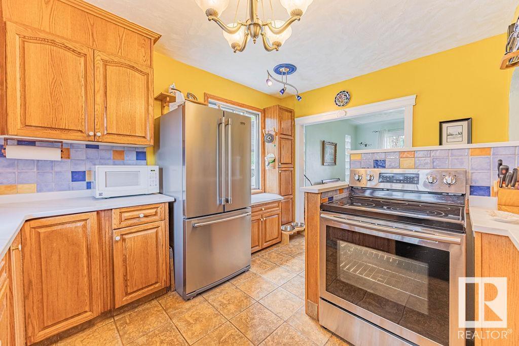 Photo 15 of 11133 57 St Nw, Edmonton AB