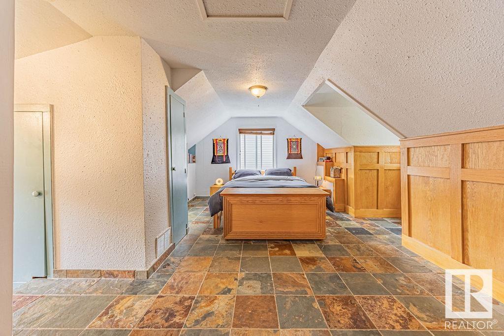 Photo 27 of 11133 57 St Nw, Edmonton AB