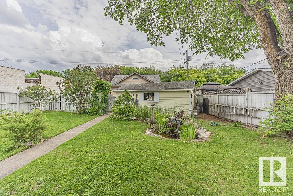 Photo 52 of 11133 57 St Nw, Edmonton AB