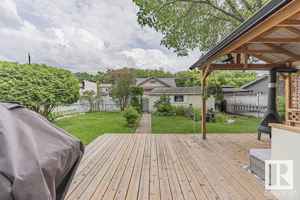 Photo 57 of 11133 57 St Nw, Edmonton AB