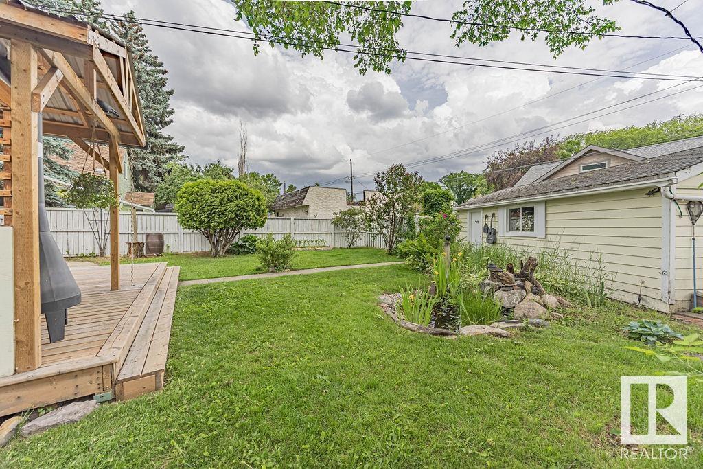 Photo 58 of 11133 57 St Nw, Edmonton AB