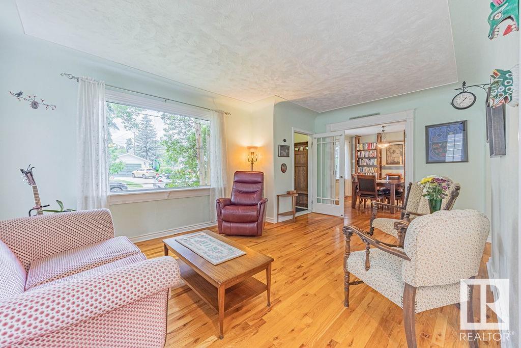 Photo 7 of 11133 57 St Nw, Edmonton AB