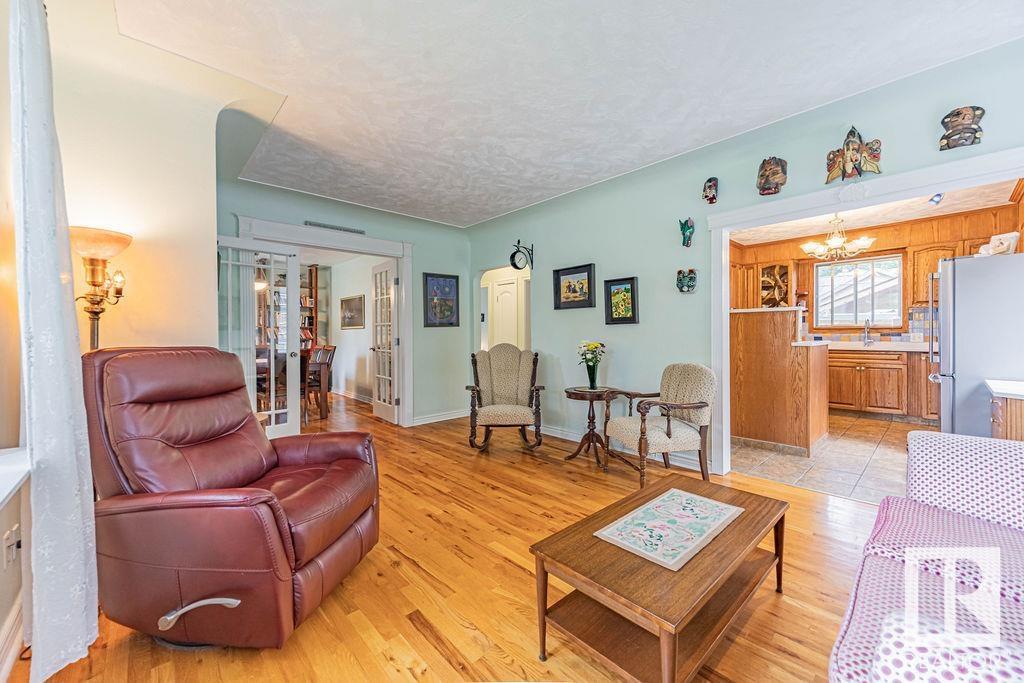 Photo 8 of 11133 57 St Nw, Edmonton AB