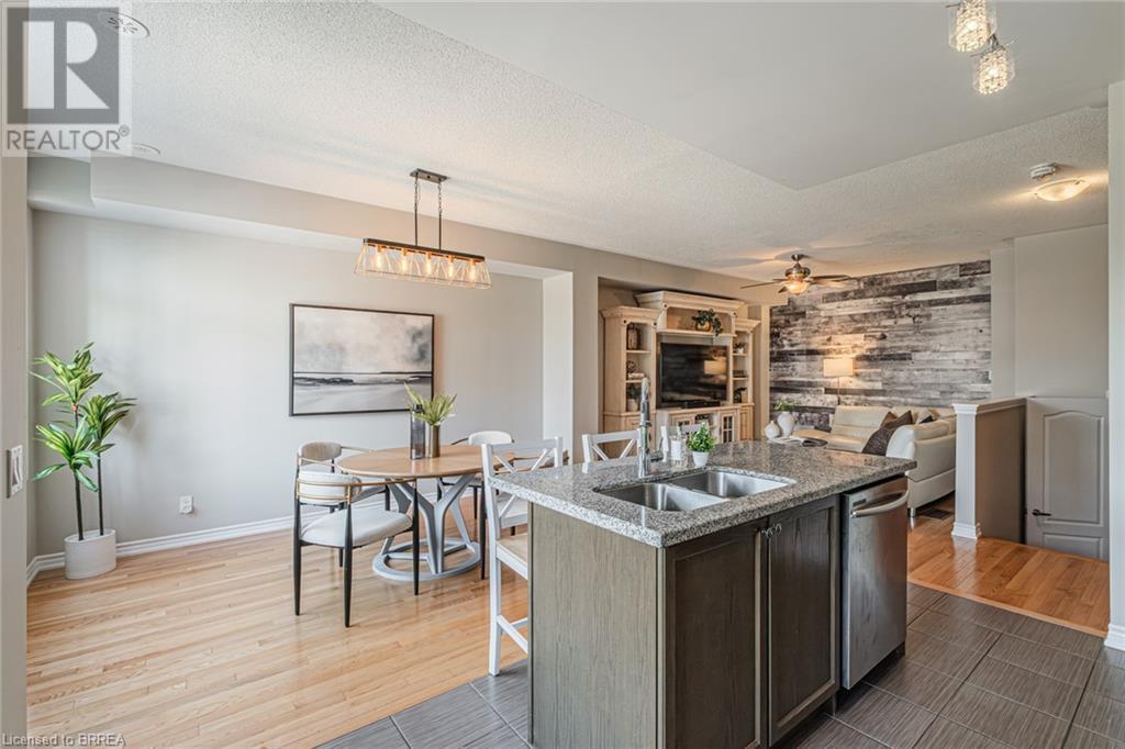 Photo 15 of 422 Athabasca Common, Oakville ON