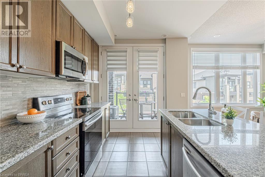 Photo 17 of 422 Athabasca Common, Oakville ON