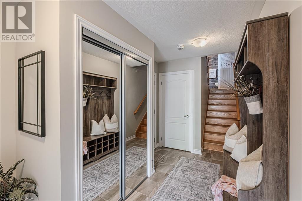 Photo 7 of 422 Athabasca Common, Oakville ON