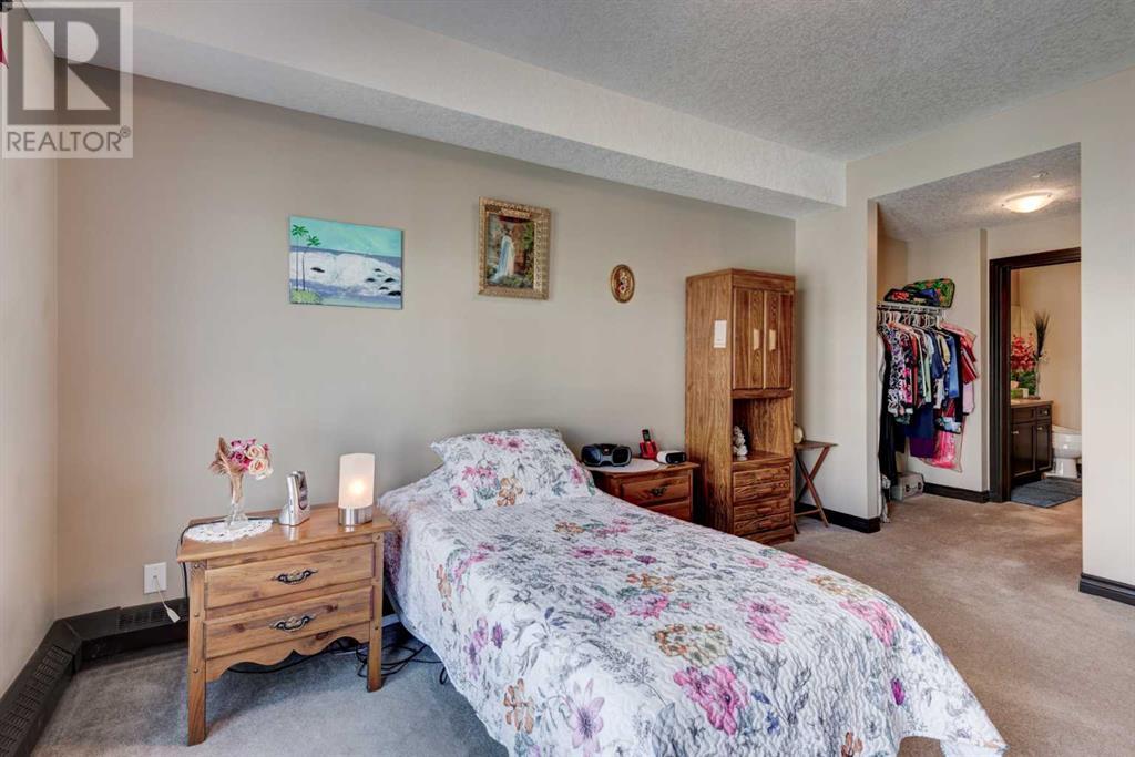 Single Family House for Sale in   Royal Oak Plaza NW Royal Oak Calgary 