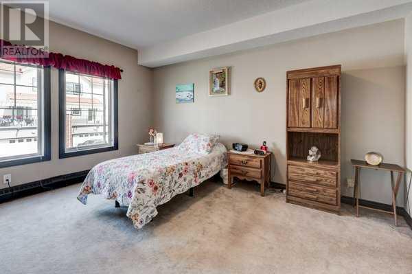 Single Family House for Sale in   Royal Oak Plaza NW Royal Oak Calgary 