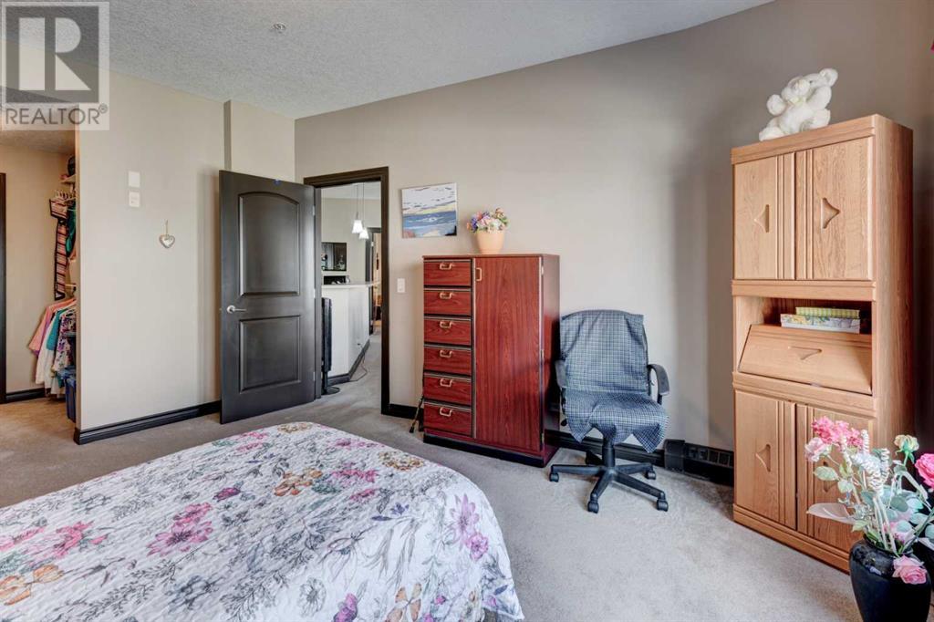 Single Family House for Sale in   Royal Oak Plaza NW Royal Oak Calgary 