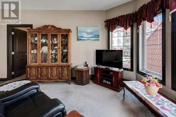 Single Family House for Sale in   Royal Oak Plaza NW Royal Oak Calgary 