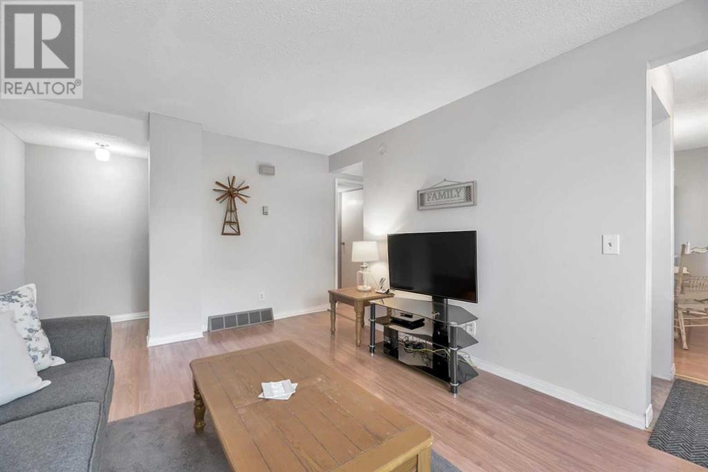 Single Family House for Sale in S  Lynnview Road SE Ogden Calgary 