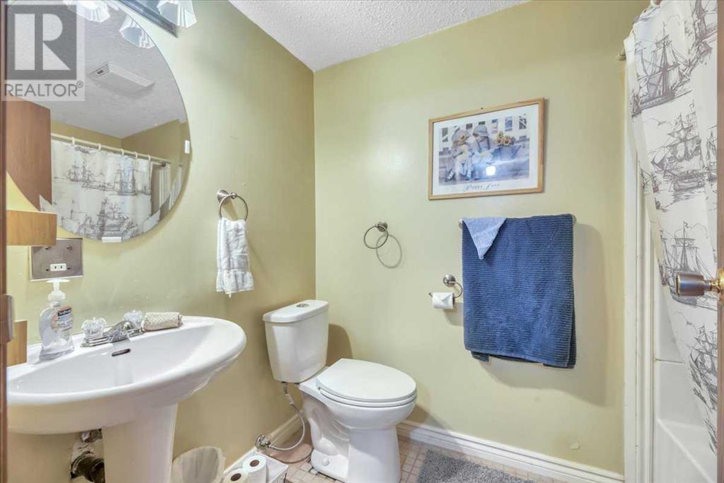 Single Family House for Sale in S  Lynnview Road SE Ogden Calgary 