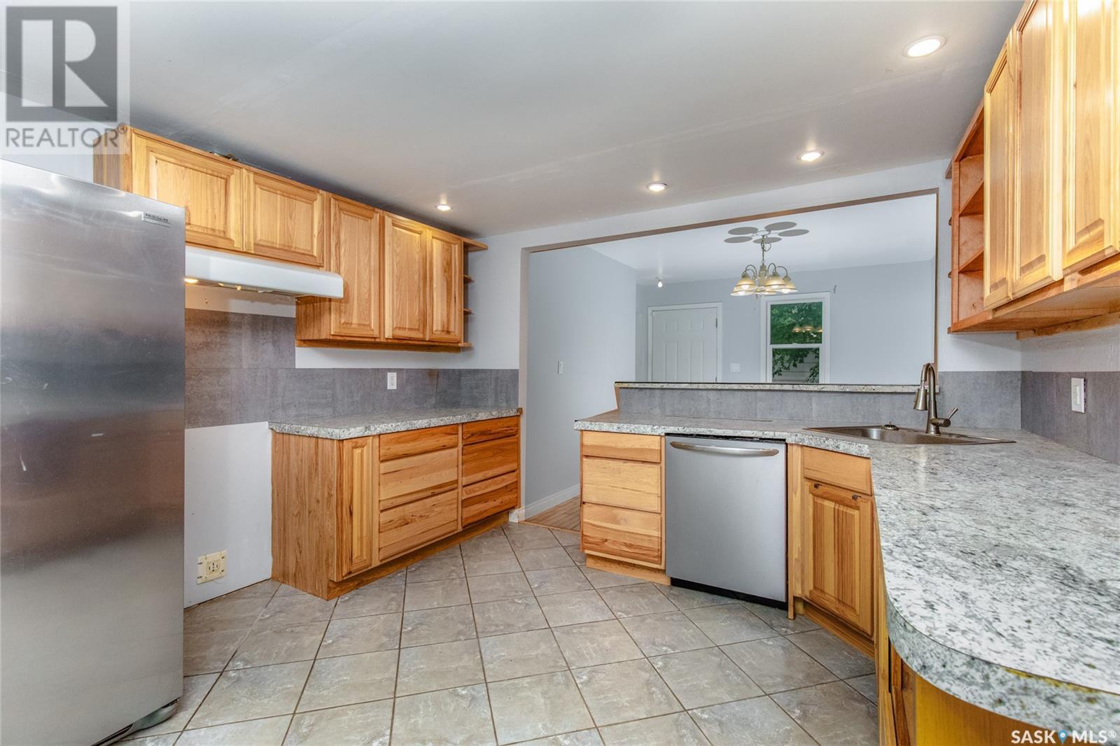 Photo 3 of 1115 6th Avenue Nw, Moose Jaw SK