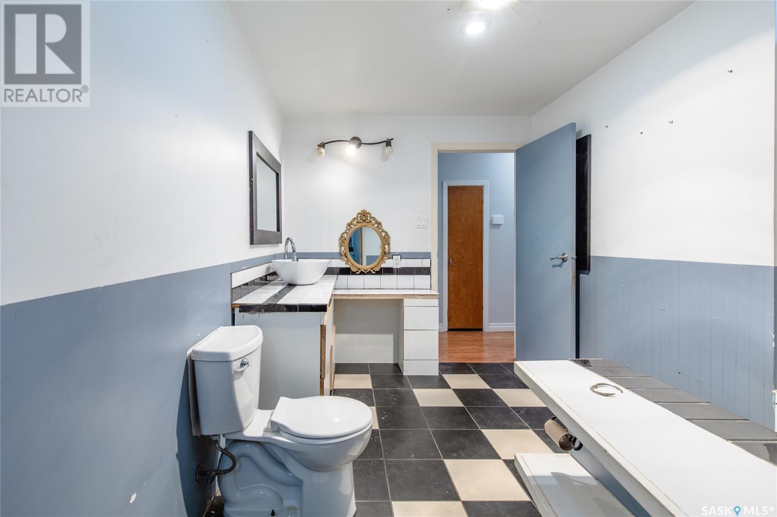 Photo 22 of 1115 6th Avenue Nw, Moose Jaw SK