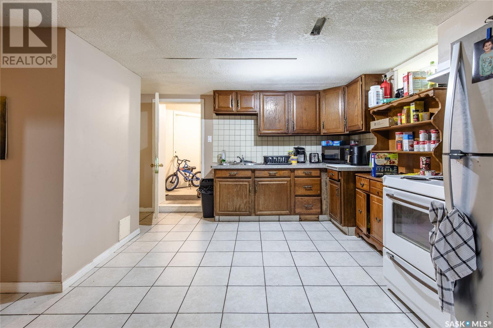 Photo 25 of 1115 6th Avenue Nw, Moose Jaw SK