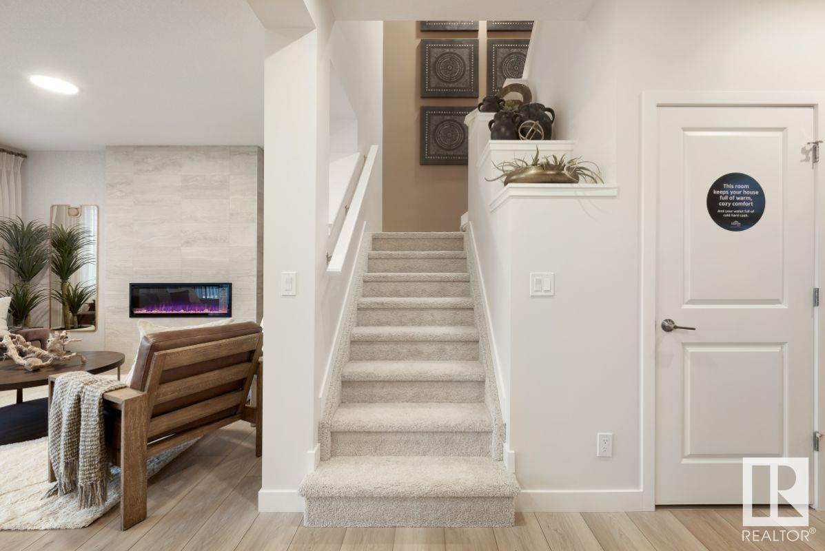 Photo 10 of 3247 Dixon Wy Sw, Edmonton AB
