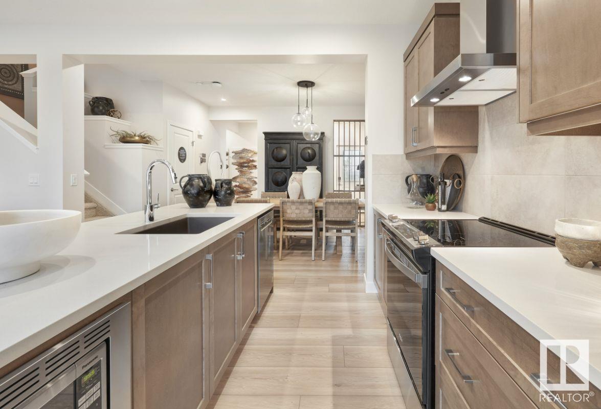 Photo 1 of 3247 Dixon Wy Sw, Edmonton AB