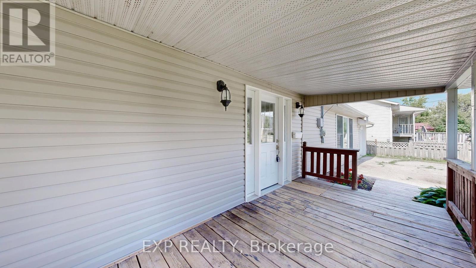 Photo 21 of 272 Mcmillan Drive, Georgina ON