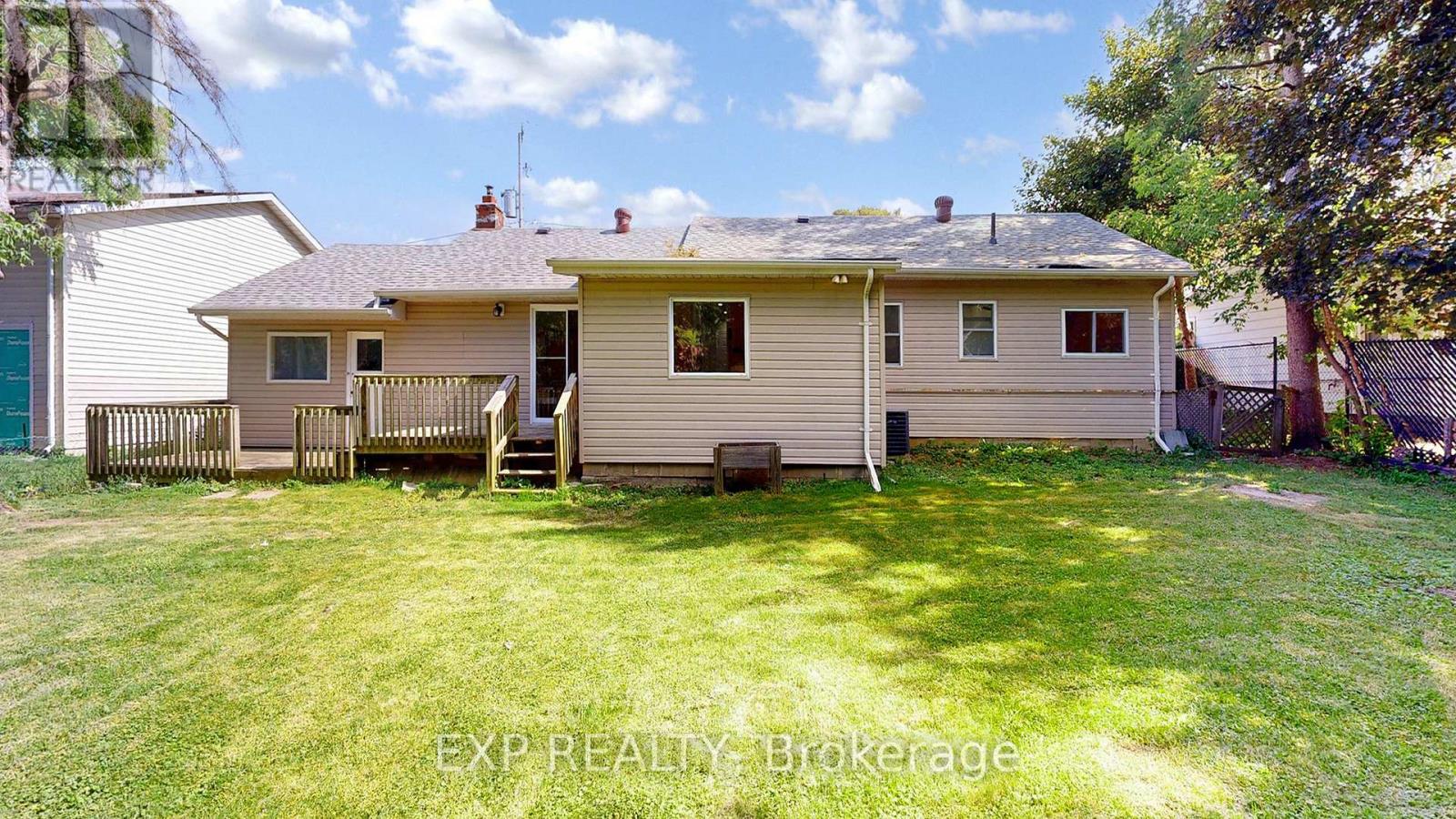 Photo 24 of 272 Mcmillan Drive, Georgina ON