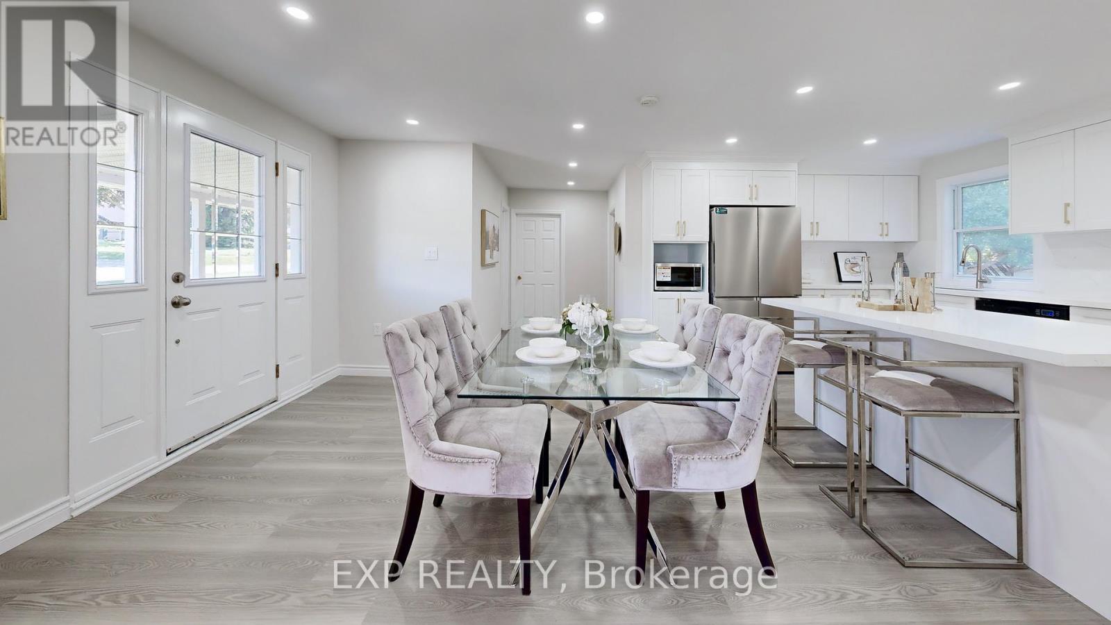 Photo 9 of 272 Mcmillan Drive, Georgina ON