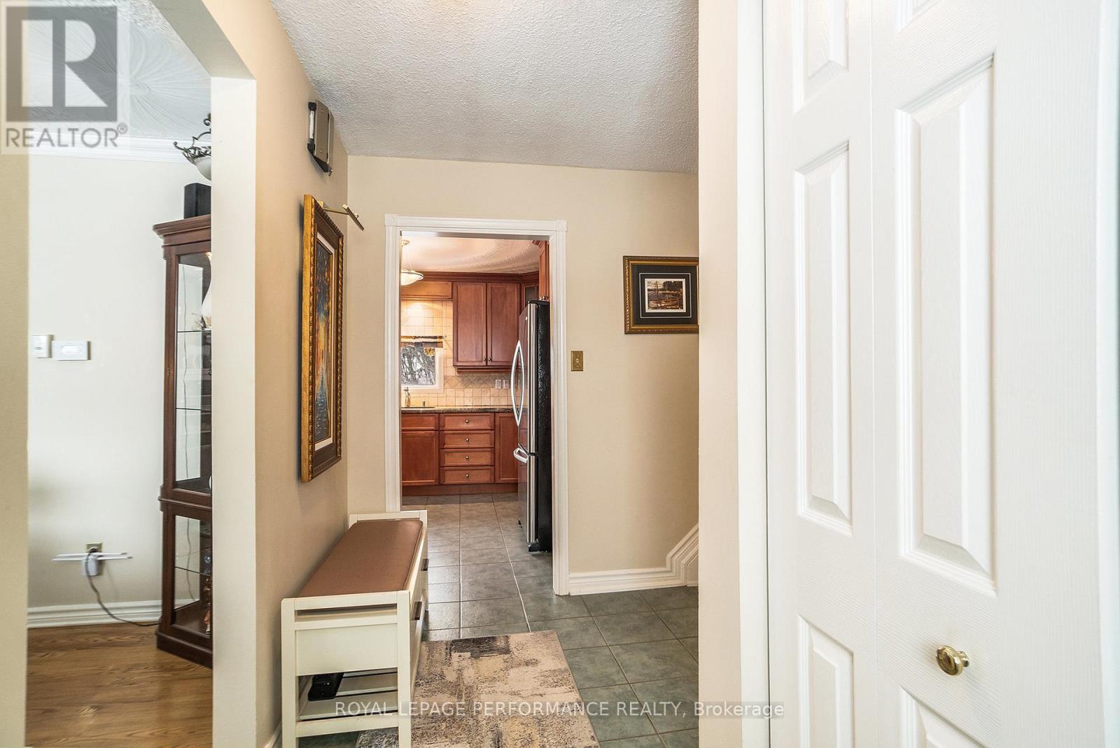Photo 10 of 1430 Notre Dame Street, Russell ON