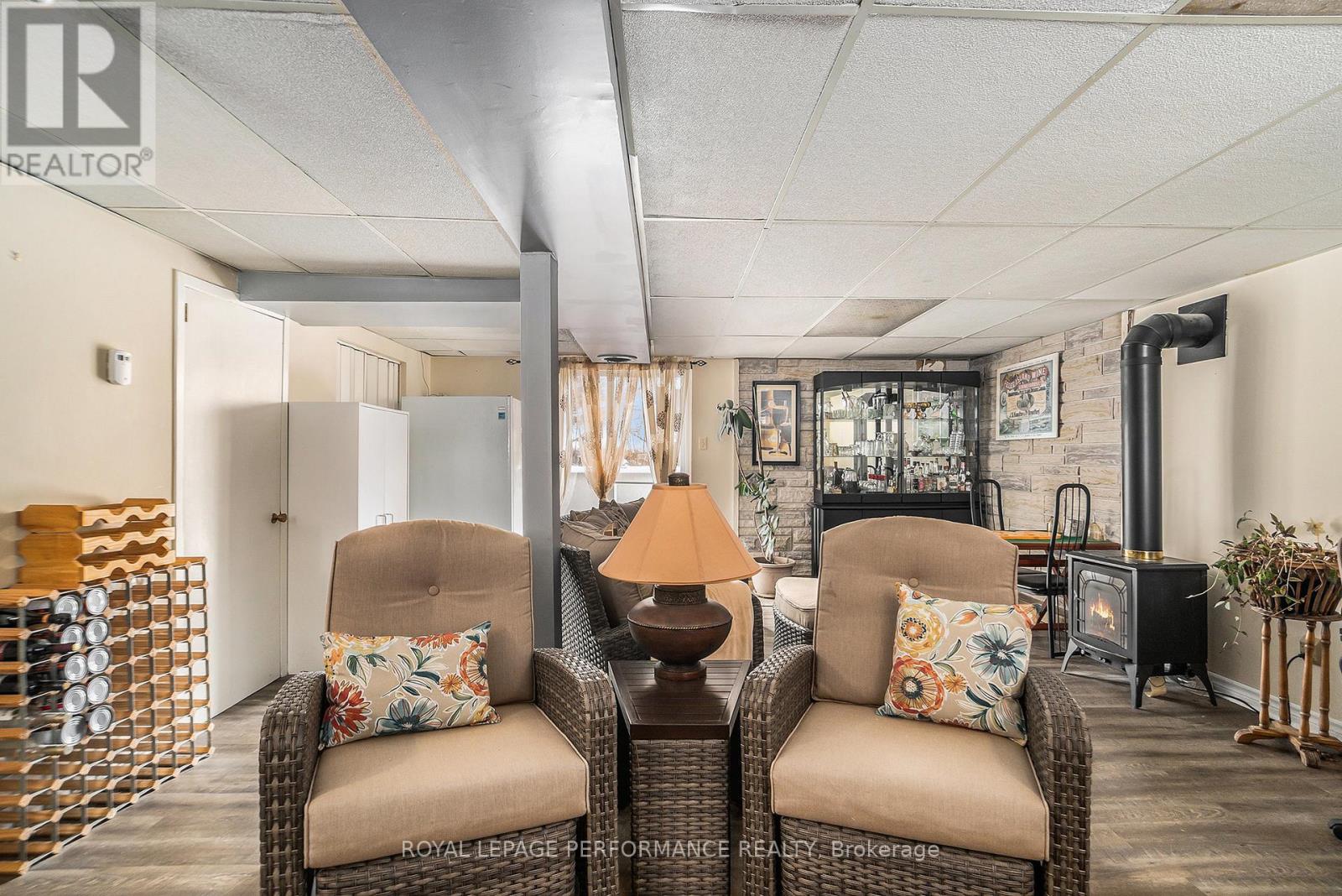 Photo 6 of 1430 Notre Dame Street, Russell ON