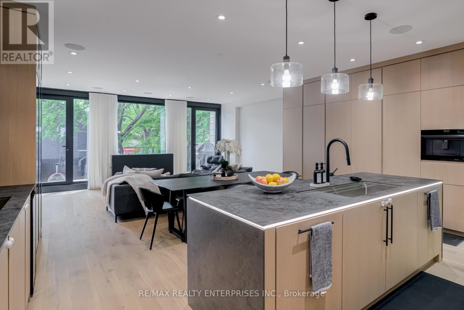 Photo 22 of 69 Park Street W, Mississauga ON