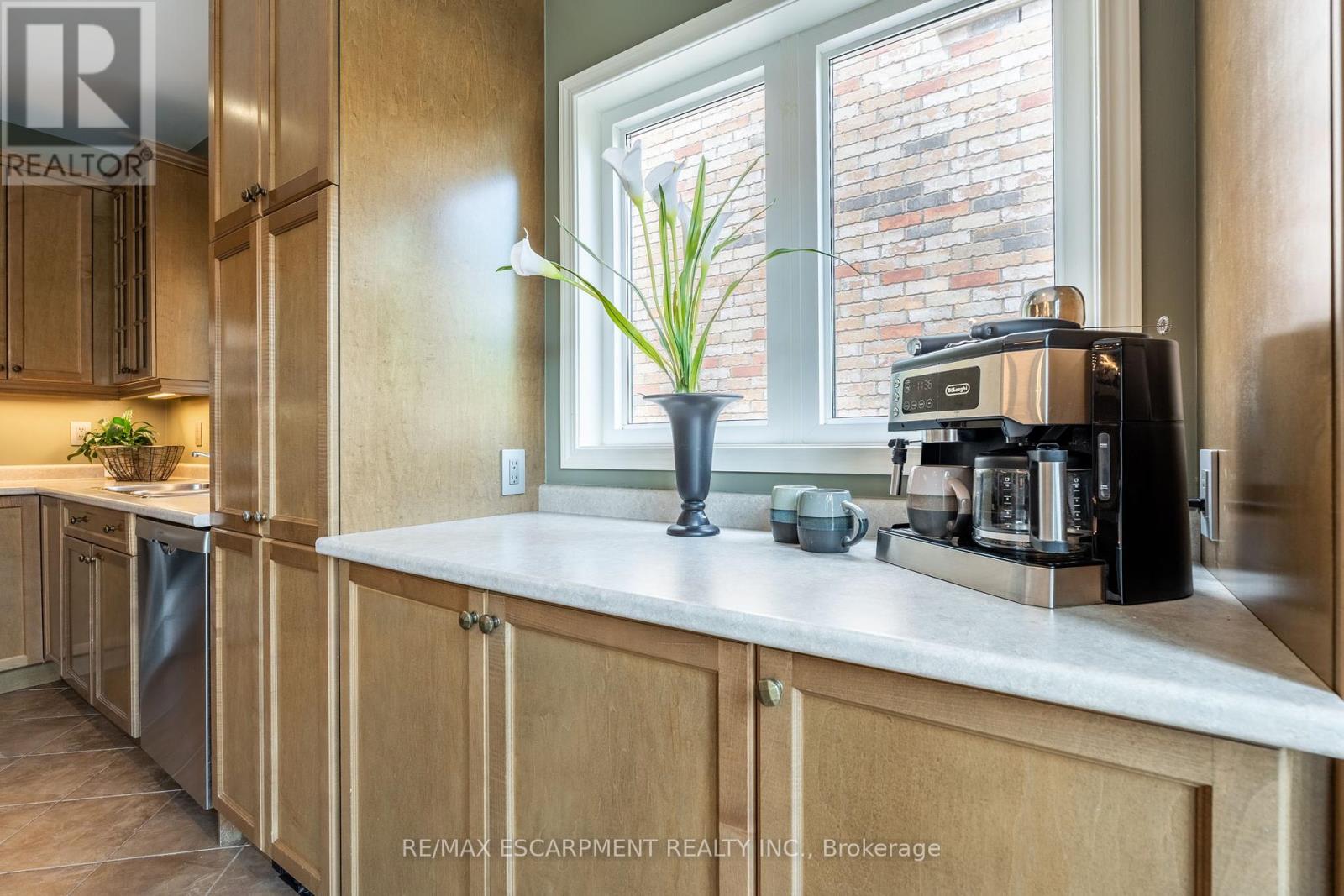 Photo 10 of 4670 Huffman Road, Burlington ON