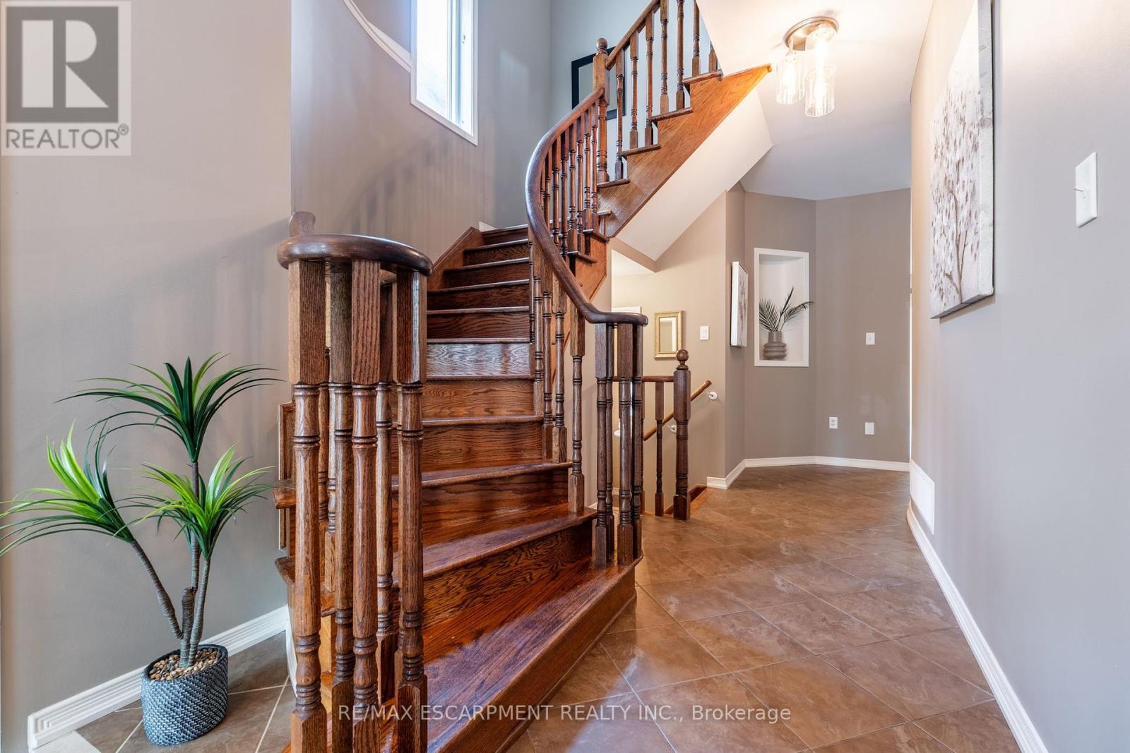 Photo 4 of 4670 Huffman Road, Burlington ON