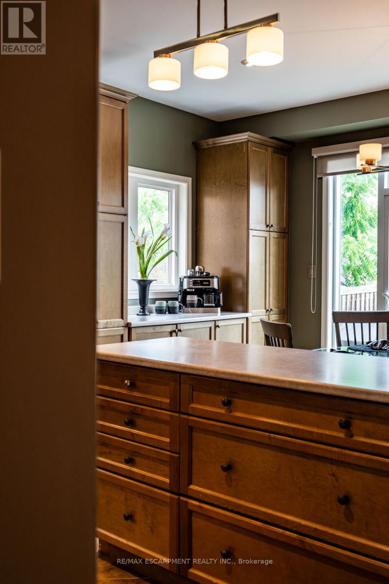 Photo 5 of 4670 Huffman Road, Burlington ON