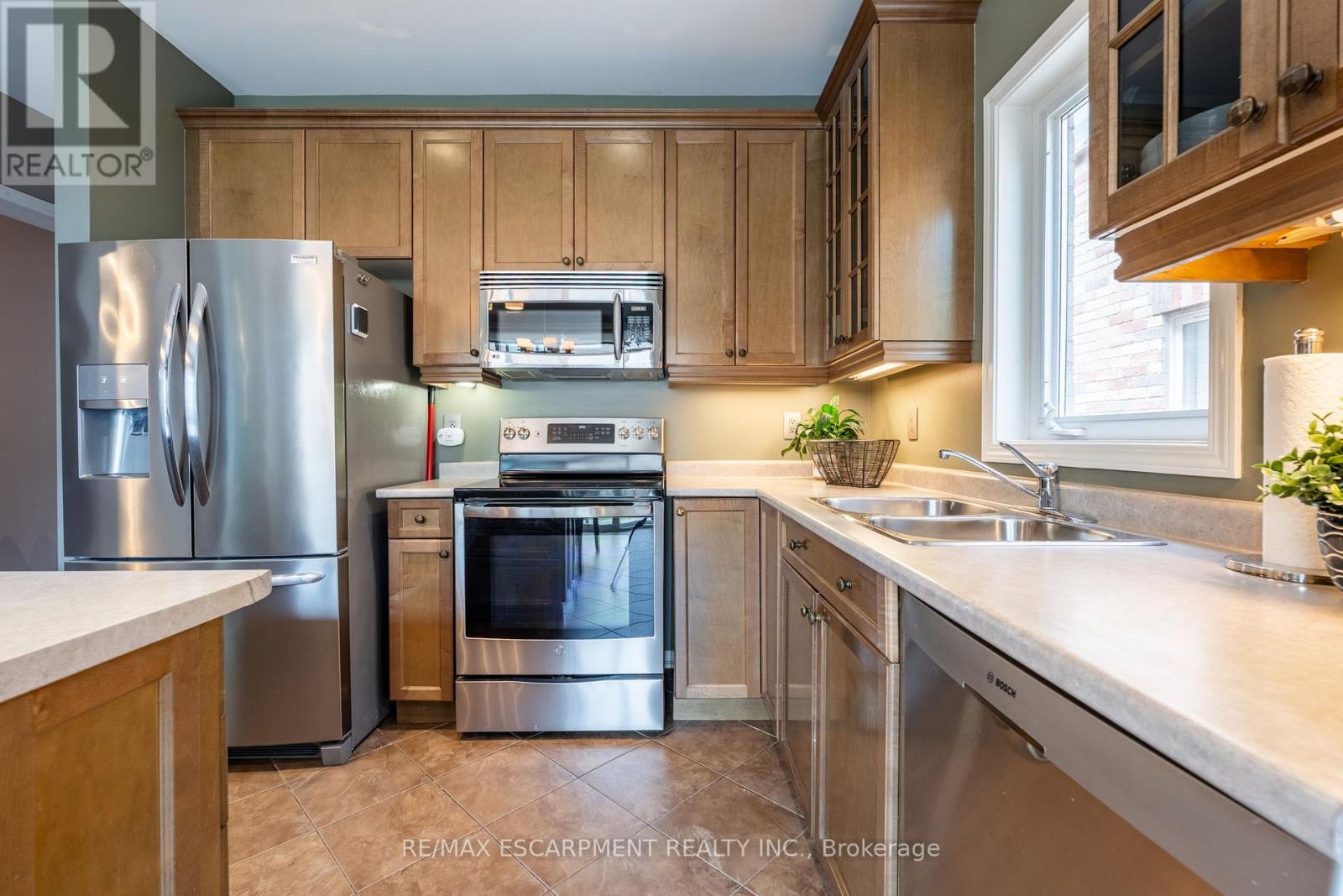 Photo 8 of 4670 Huffman Road, Burlington ON