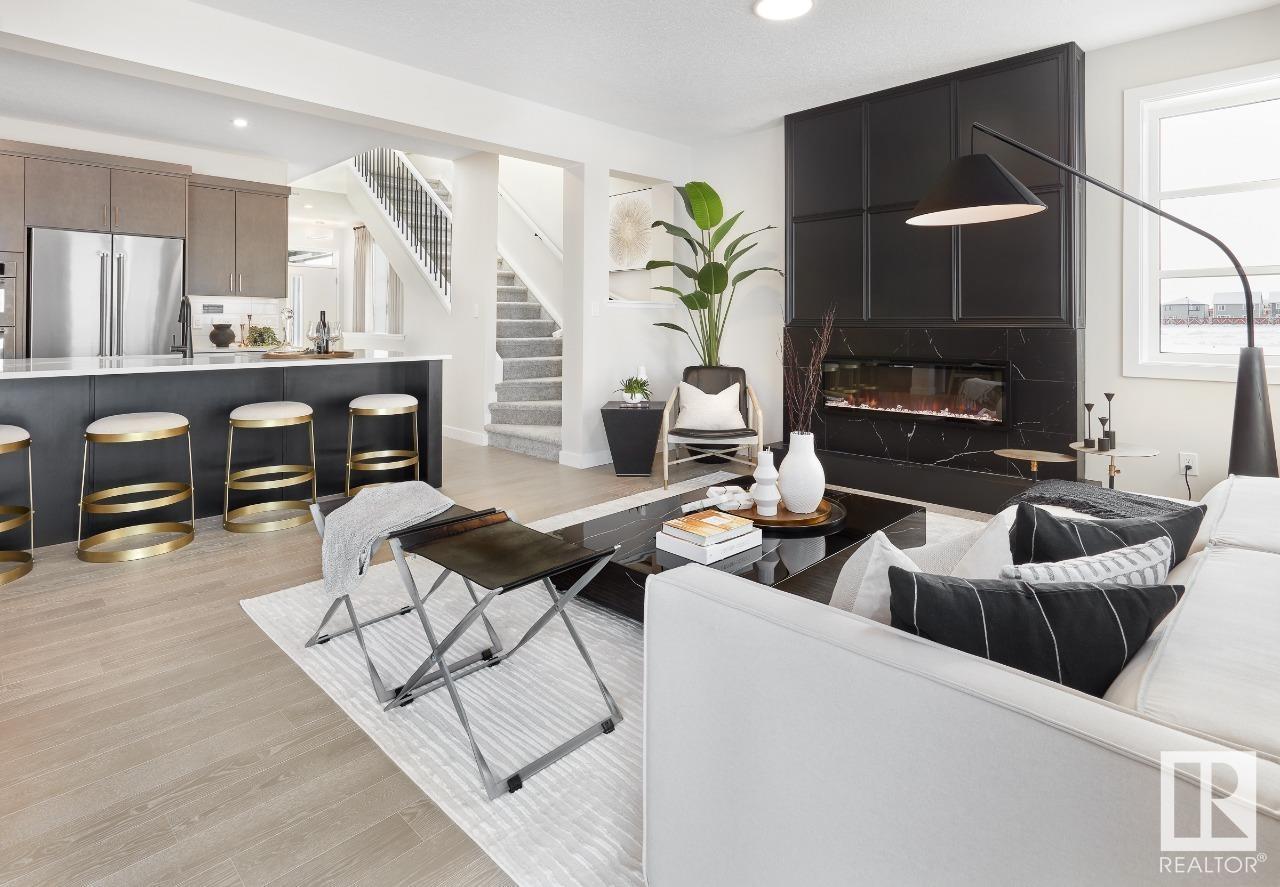 Photo 8 of 2504 204 St Nw, Edmonton AB