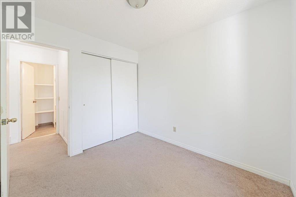 Single Family House for Sale in    Avenue SW Glamorgan Calgary 