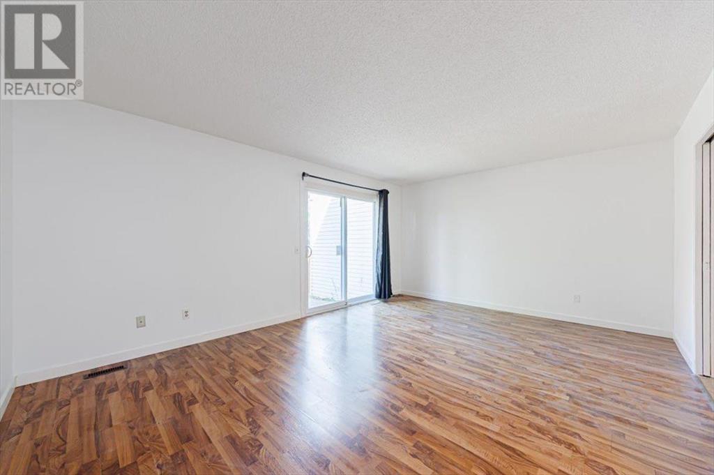 Single Family House for Sale in    Avenue SW Glamorgan Calgary 