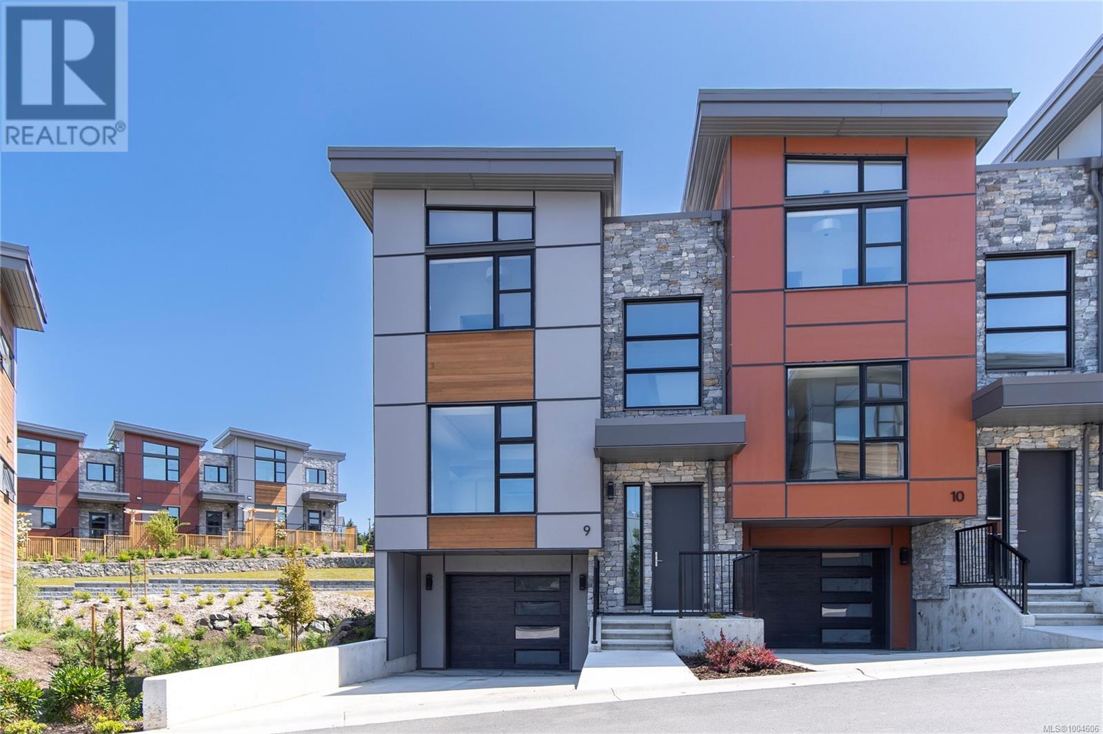 9 4253 Dieppe Rd, Saanich