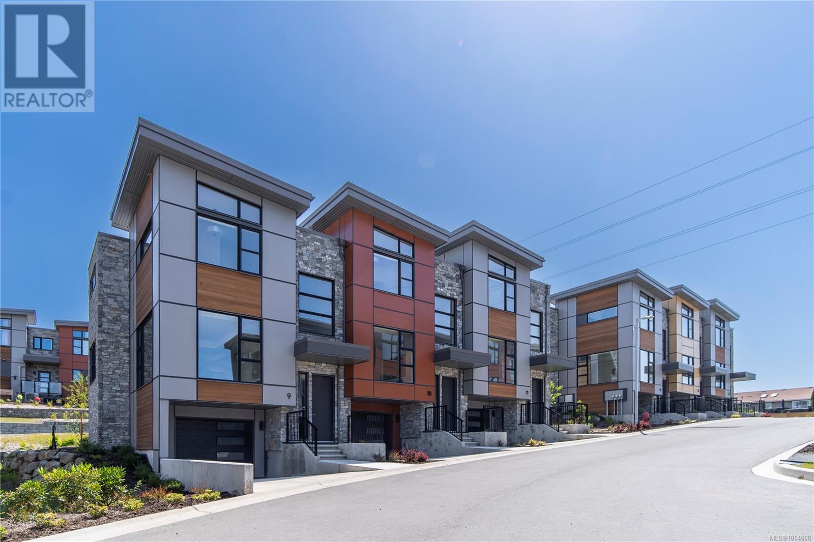 9 4253 Dieppe Rd, Saanich