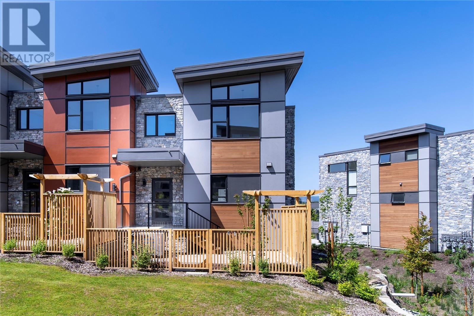9 4253 Dieppe Rd, Saanich