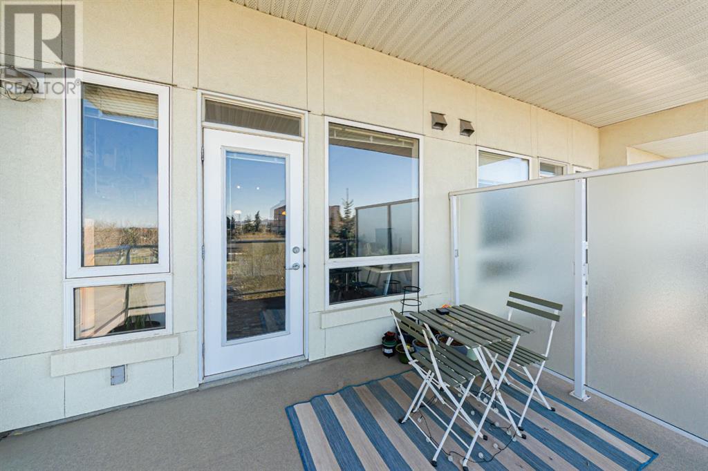 Single Family House for Sale in    Avenue NW Varsity Calgary 