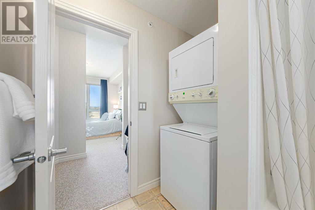 Single Family House for Sale in    Avenue NW Varsity Calgary 