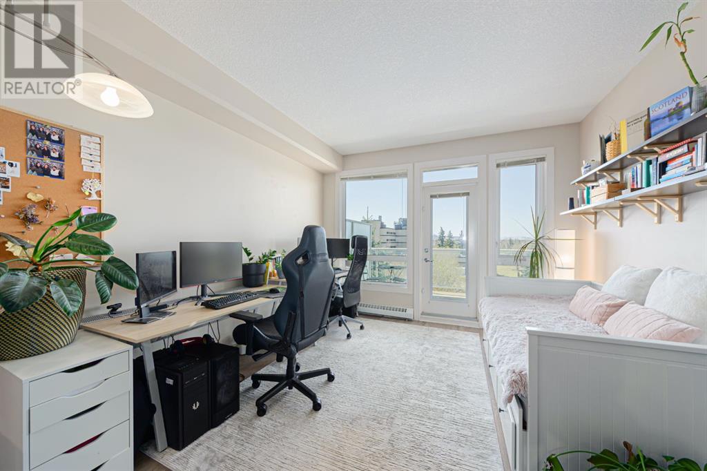 Single Family House for Sale in    Avenue NW Varsity Calgary 